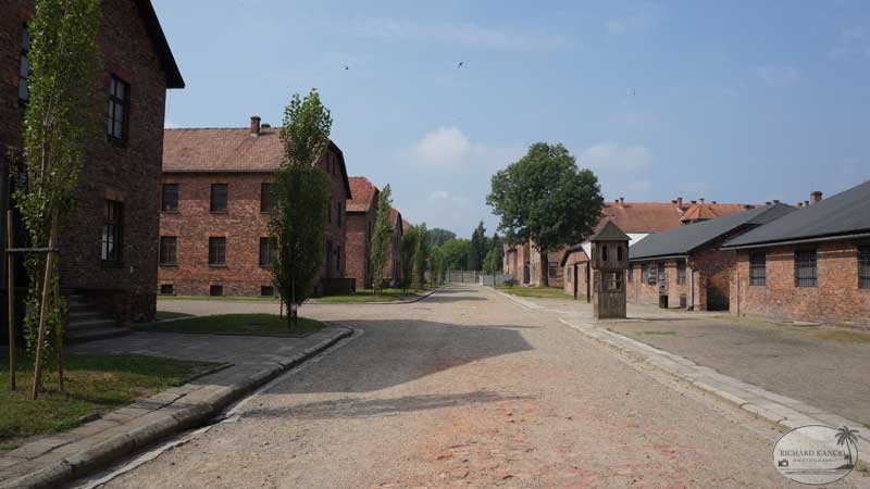 Auschwitz-Birkenau-3.jpg
