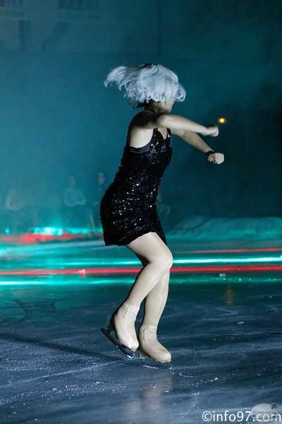 SHOW-TIME-ON-ICE-06.jpg