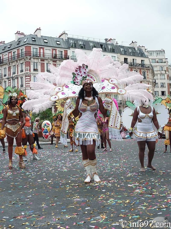 defile-paris-carnaval1210.jpg