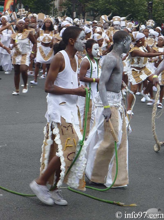 defile-paris-carnaval184.jpg