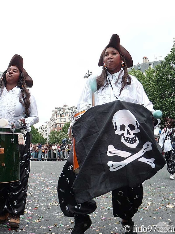 defile-paris-carnaval908.jpg