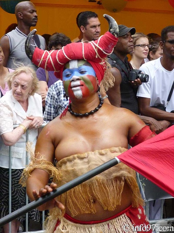 defile-paris-carnavale5.jpg