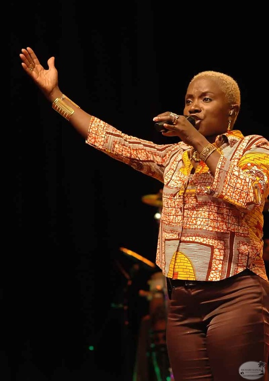 angelique-kidjo27.jpg