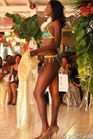 miss-2010-maillot35