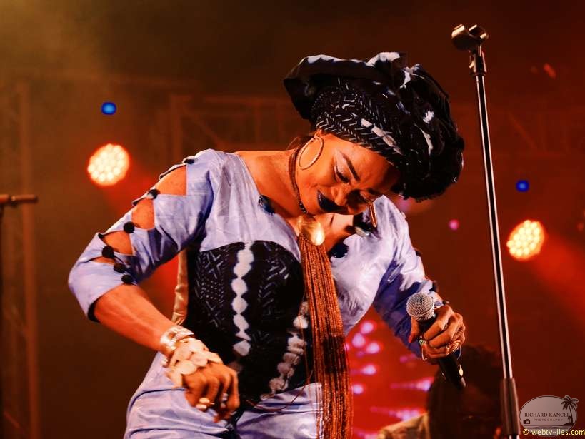 oumou-sangare-05.jpg
