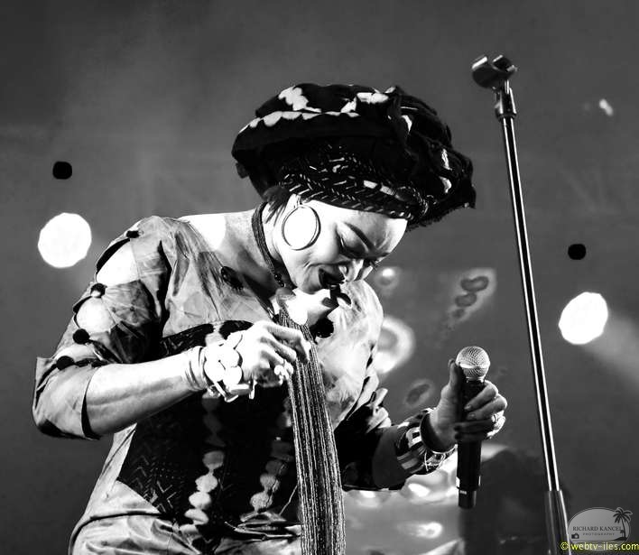 oumou-sangare-06.jpg