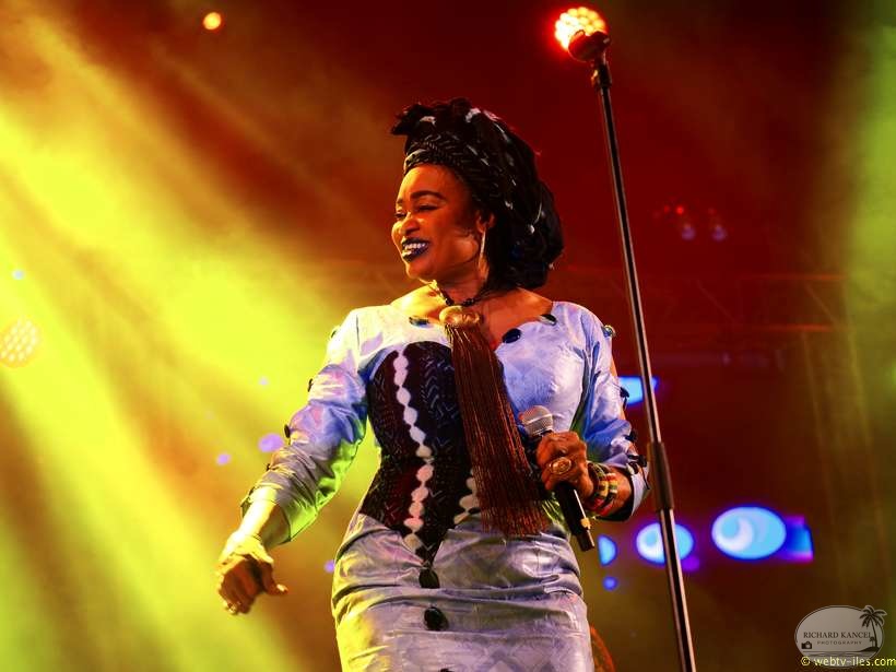 oumou-sangare-10.jpg