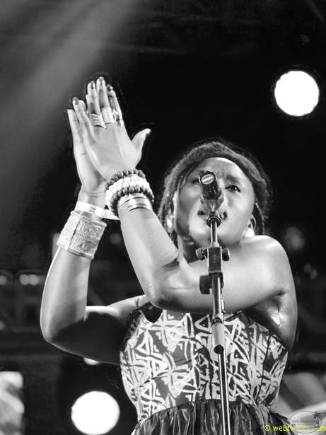 oumou-sangare-44.jpg