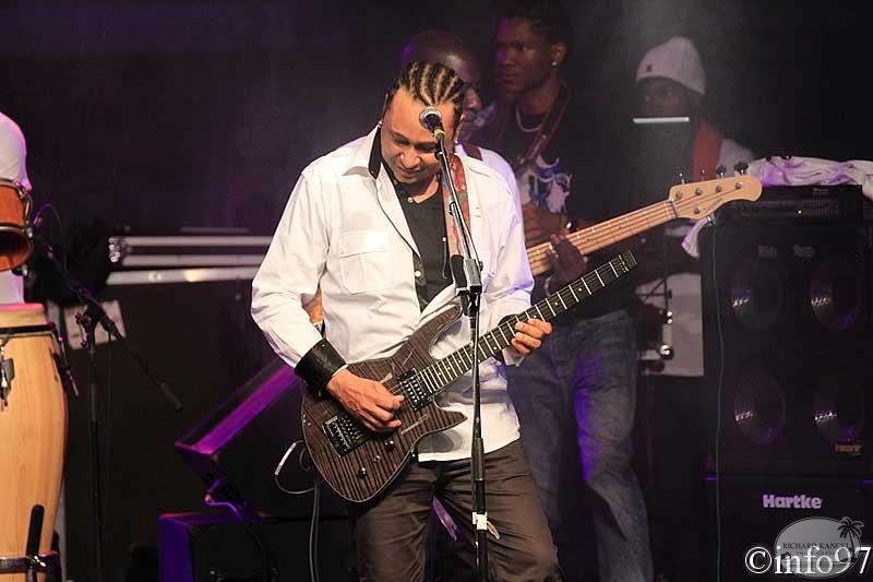 compas-haiti-guadeloupe3.jpg
