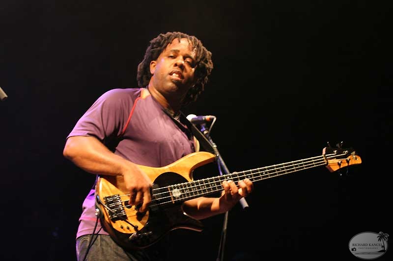 victor-wooten5.jpg