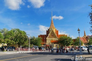 DSC04502musee-palais-phnompenh
