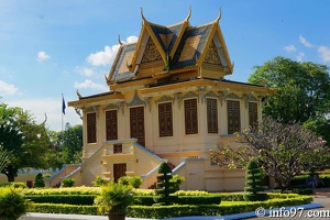 DSC04513musee-palais-phnompenh