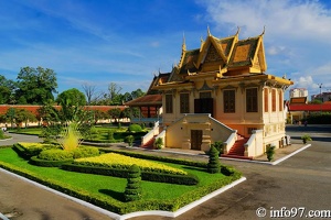 DSC04525musee-palais-phnompenh