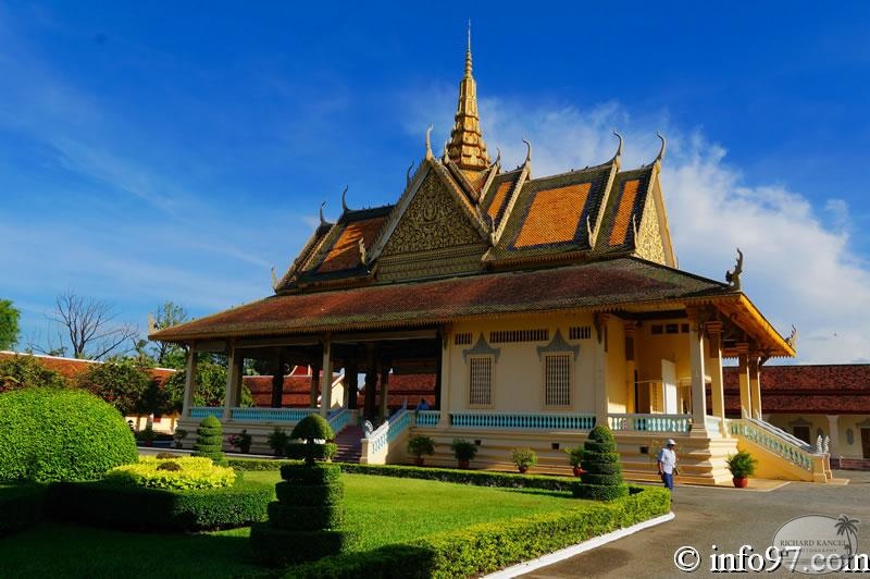 DSC04530musee-palais-phnompenh.jpg