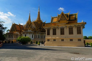 DSC04536musee-palais-phnompenh