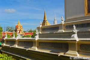 DSC04545musee-palais-phnompenh