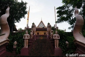 DSC04586musee-palais-phnompenh