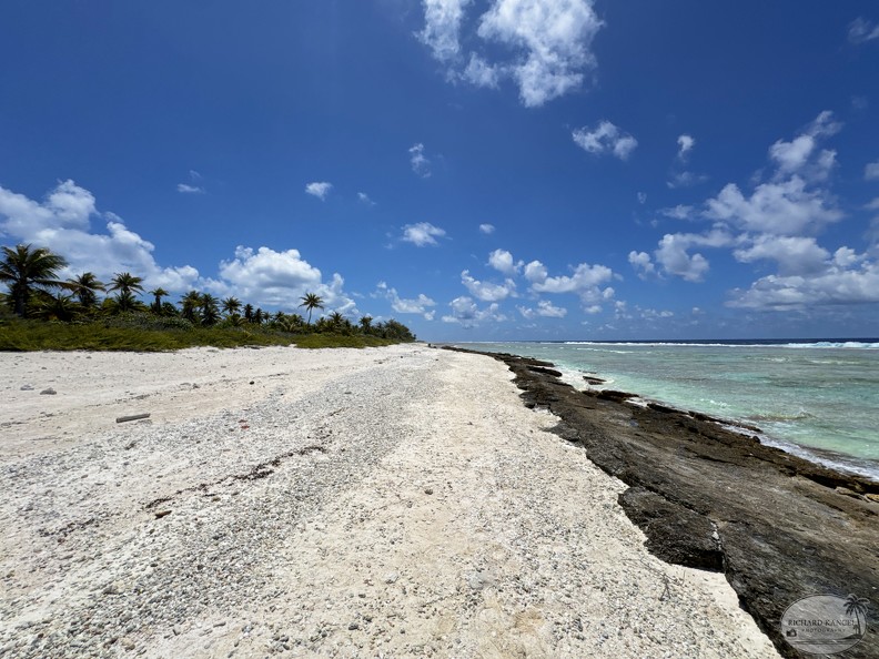 DJI_20251109_124211_885-Rangiroa.jpg