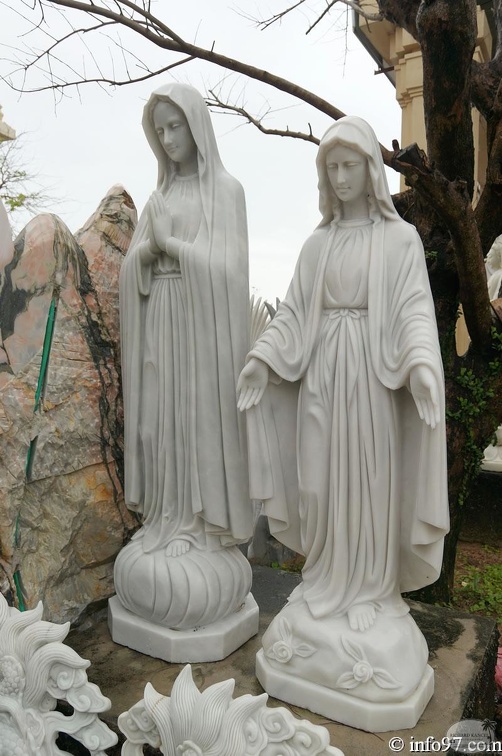 DSC02760sculpture-danang.jpg