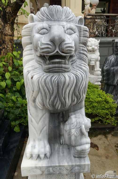 DSC02764sculpture-danang.jpg