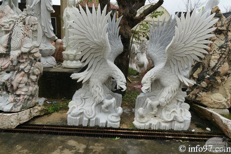 DSC02768sculpture-danang.jpg