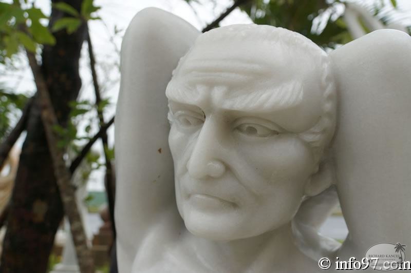 DSC02805sculpture-danang.jpg