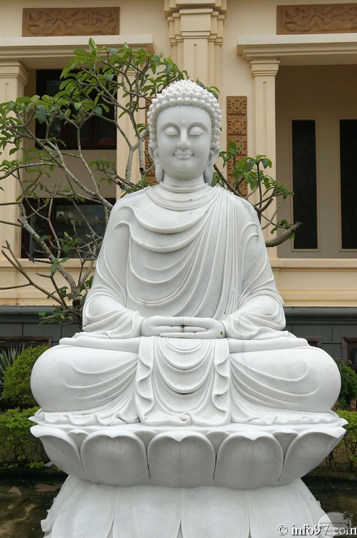 DSC02809sculpture-danang.jpg