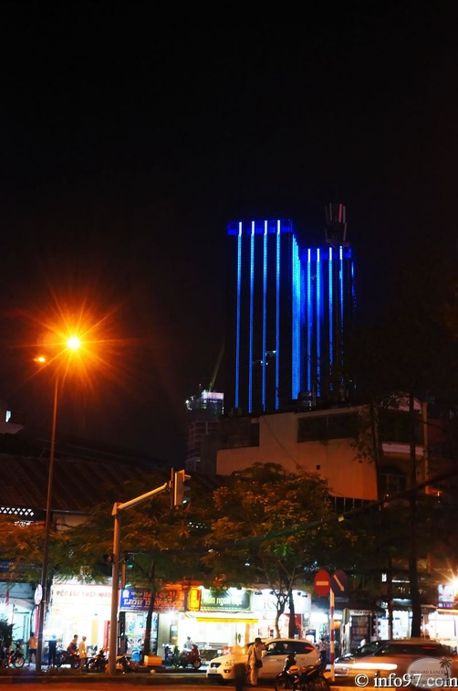 DSC06254saigon-night.jpg