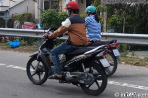 DSC03927transport-vietnam