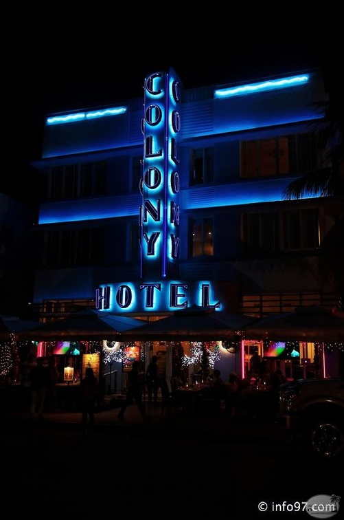 holland-america-miami-night-01.jpg