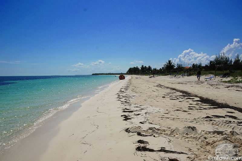 DSC08344cayo-levisacayo-levisa2.jpg