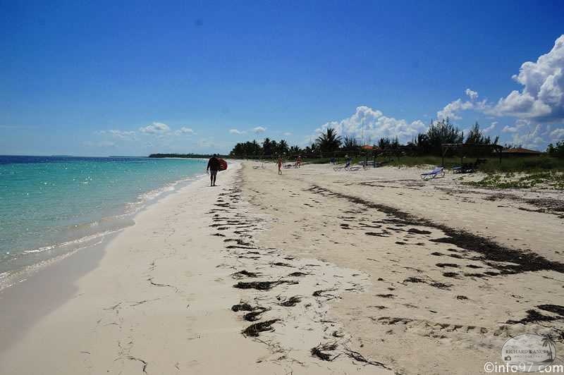 DSC08345cayo-levisacayo-levisa2.jpg