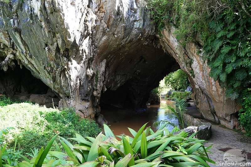 DSC08428grotte-che.jpg