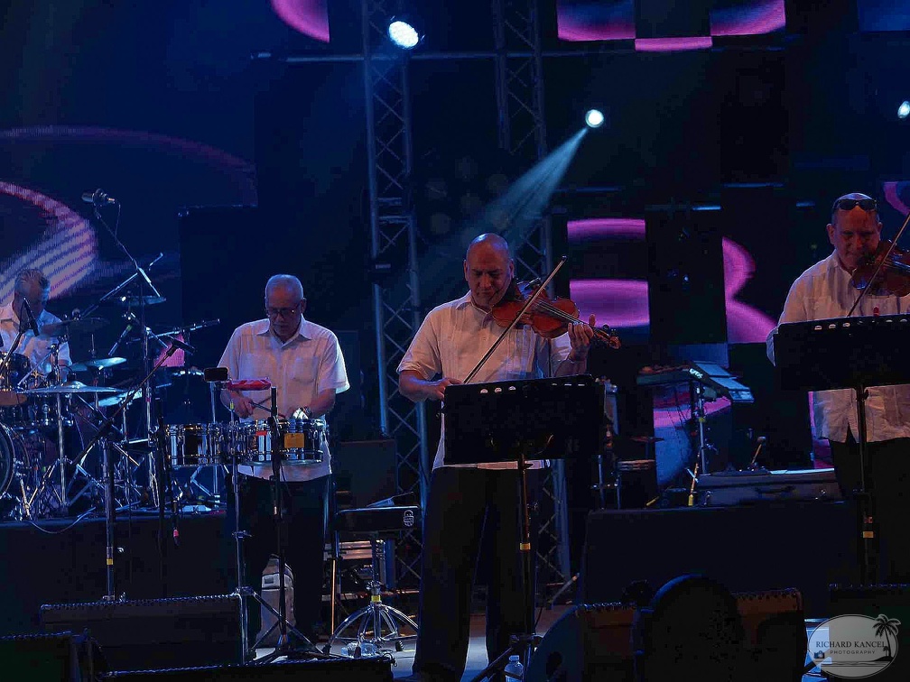 _1070905-orquestra-broadway-terre-de-blues.jpg