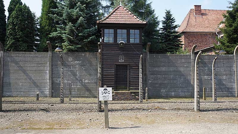 Auschwitz-Birkenau-7.jpg