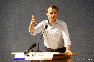 emmanuel-macron-13