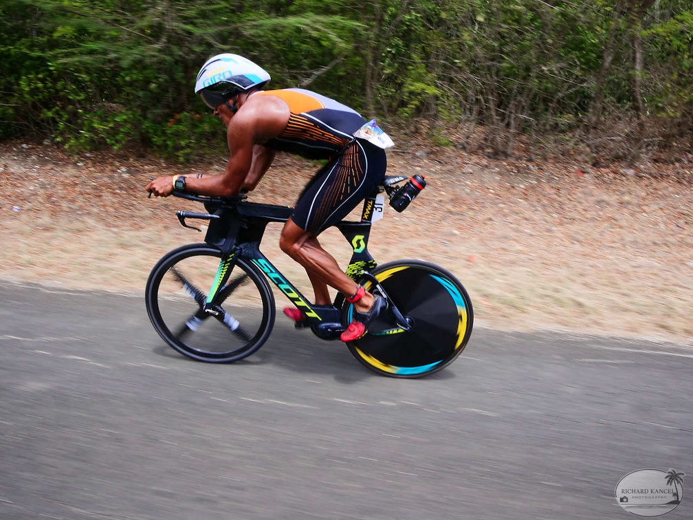P1039692gwadloup-tri-course.jpg
