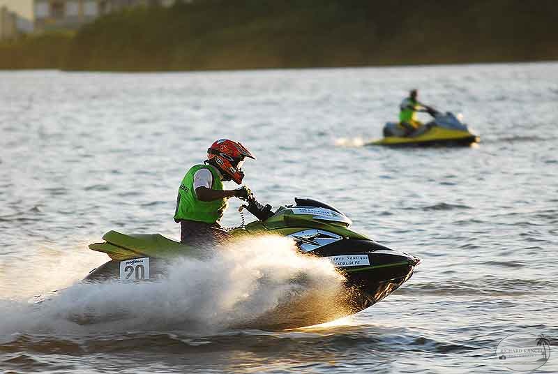 moto18.jpg