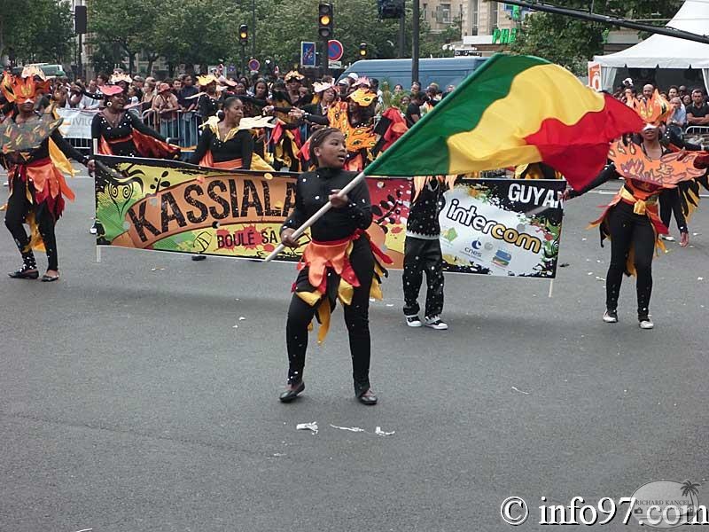 defile-paris-carnaval77.jpg