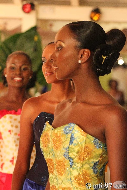 miss-guadeloupe2010-robe3.jpg
