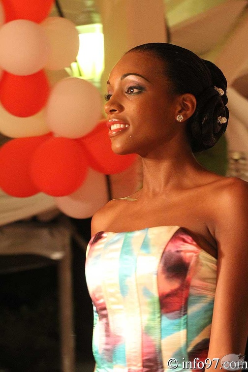 miss-guadeloupe2010-robe30.jpg