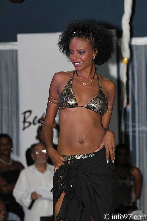 2010-beaute-noire-maillot13.jpg