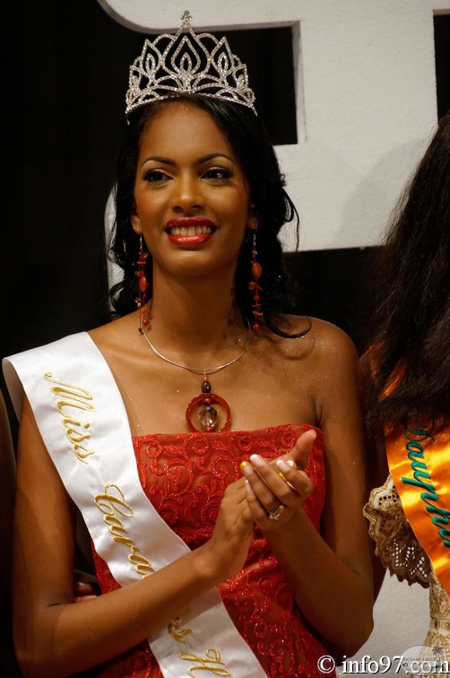 DSC01330-Miss-Karukera-Hibiscus.jpg
