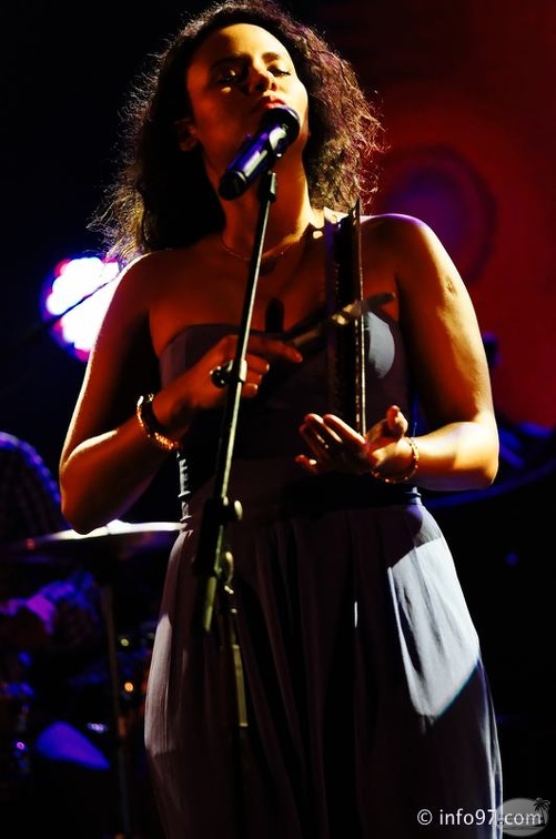 mayra-andrade-10.jpg