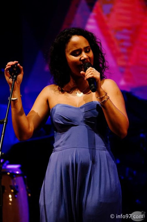mayra-andrade-13.jpg