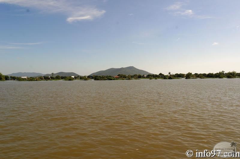 DSC04707phnompenh-siemreap.jpg