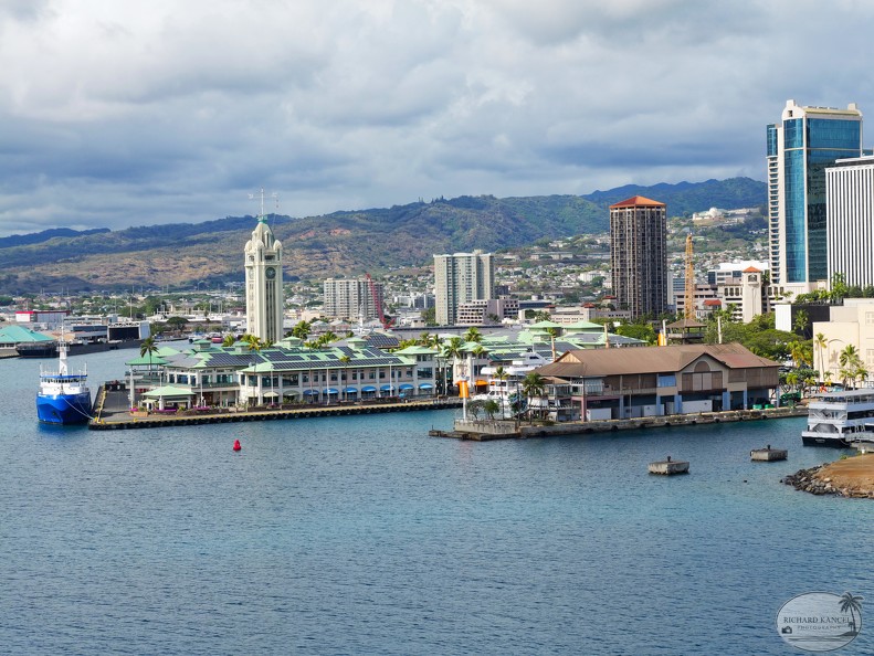 P1009835honolulu.jpg