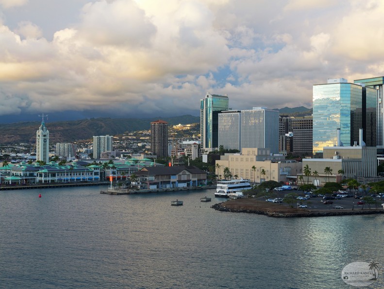 P1009849honolulu.jpg