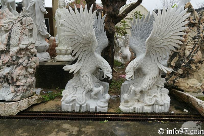 DSC02769sculpture-danang.jpg