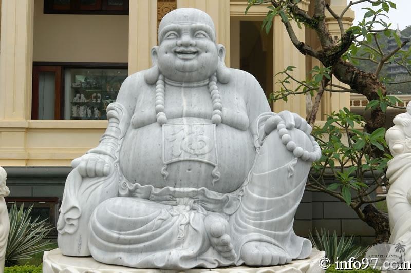 DSC02804sculpture-danang.jpg